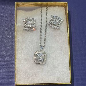 Beautiful necklace and earrings